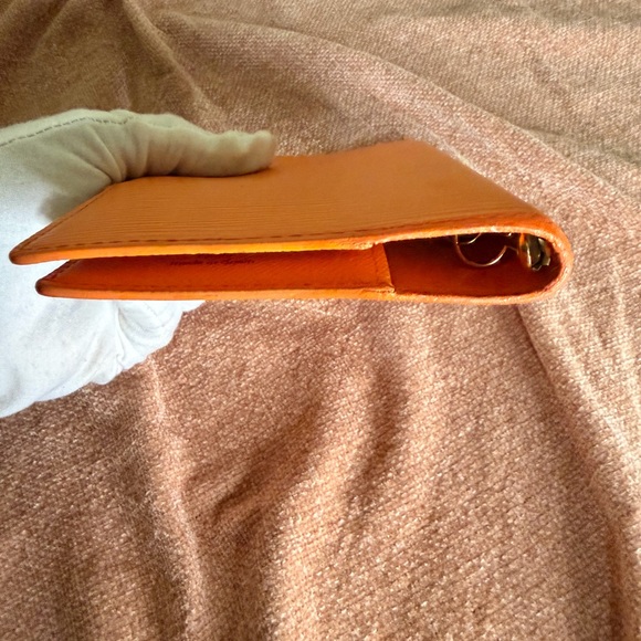 Louis Vuitton Vibrant Orange Epi Leather Agenda - Picture 5 of 15
